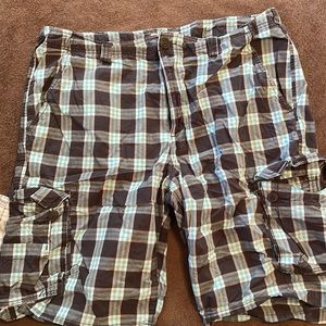 Men’s cargo shorts. Black and turquoise plaid. Size 38
